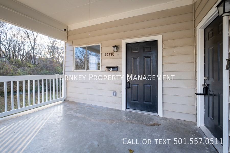 1626 Brown St #A - Photo 5 of 36