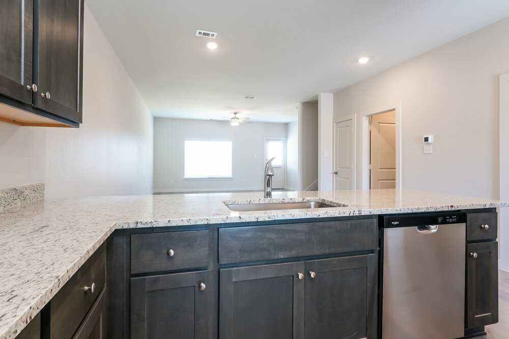 1545 Harvester Dr - Photo 6 of 17