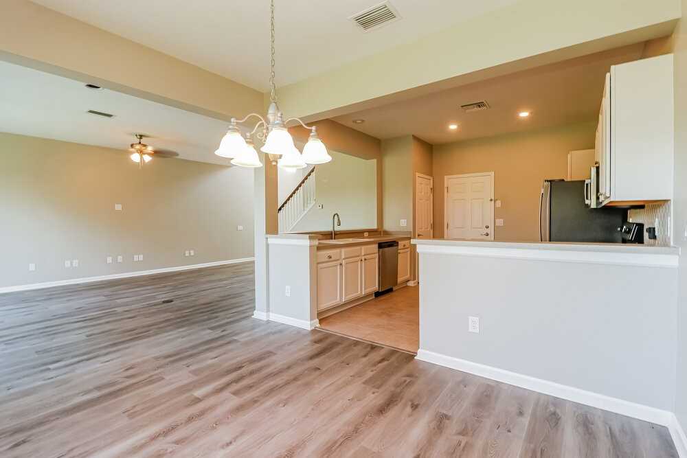 13945 Crater Cir - Photo 7 of 17