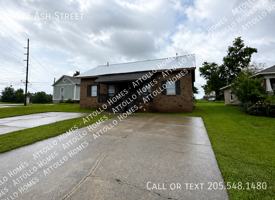 featured image of 3128 Ash St