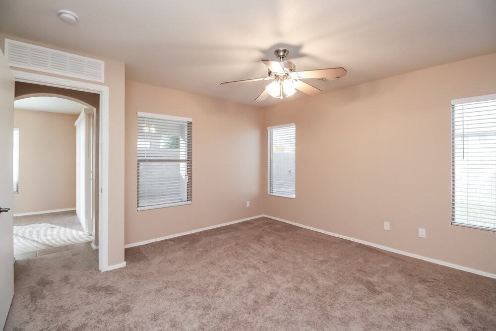39670 N Kristy Ln - Photo 7 of 15
