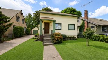 featured image of 228 Nw 11th St