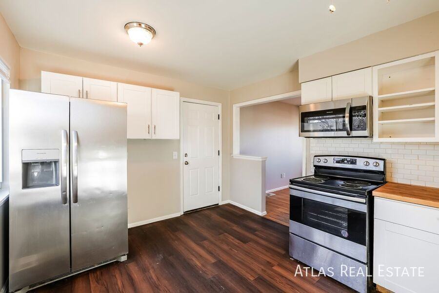 730 S Oakland St - Photo 7 of 36