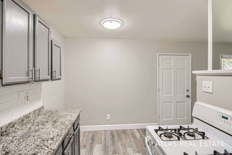 311 May Dr - Photo 4 of 19