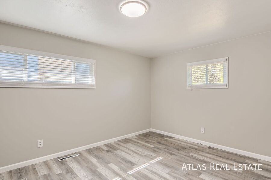 311 May Dr - Photo 5 of 19