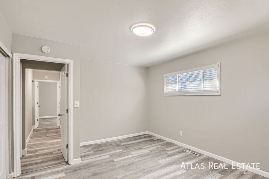 311 May Dr - Photo 6 of 19