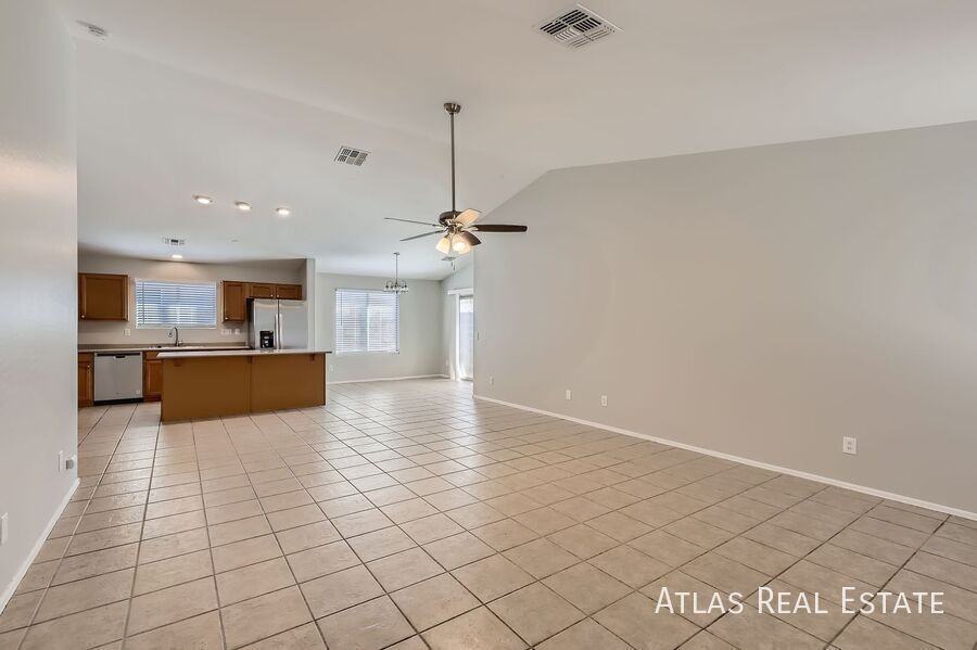 13917 W Country Gables Dr - Photo 3 of 18