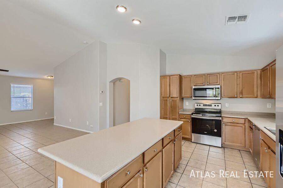 13917 W Country Gables Dr - Photo 6 of 18