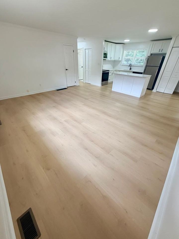 505 Anniston Dr - Photo 2 of 17