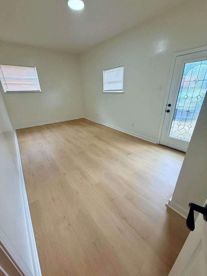505 Anniston Dr - Photo 6 of 17