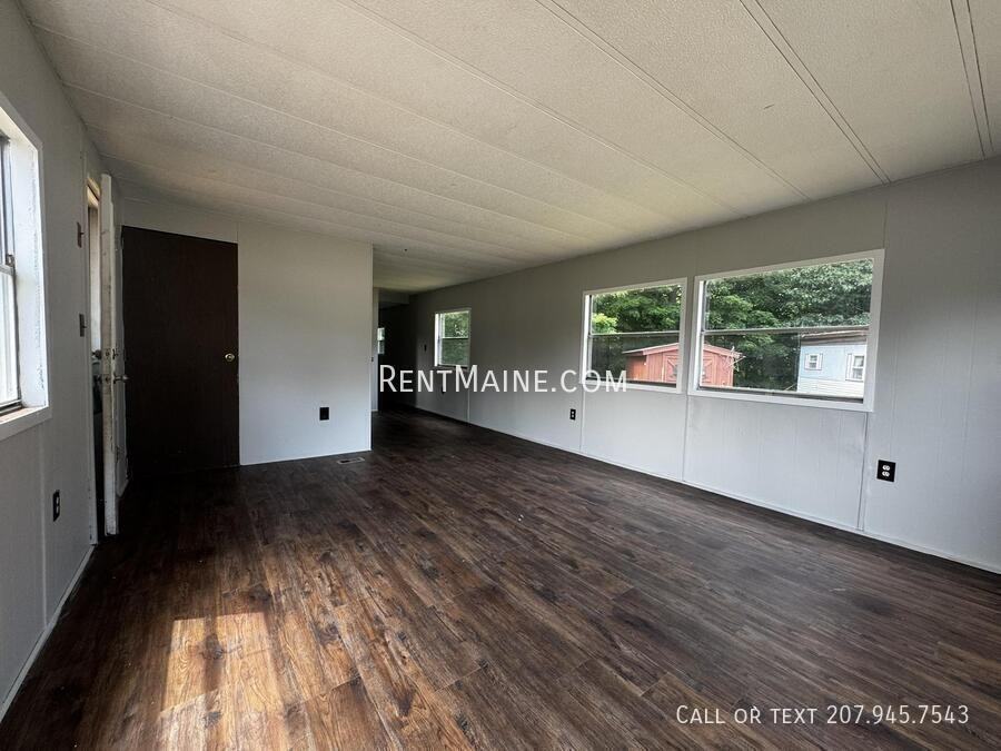 670 Benton Ave #16 - Photo 4 of 11