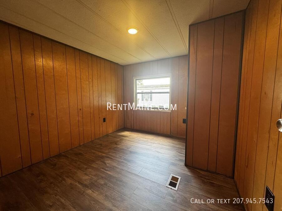 670 Benton Ave #16 - Photo 5 of 11