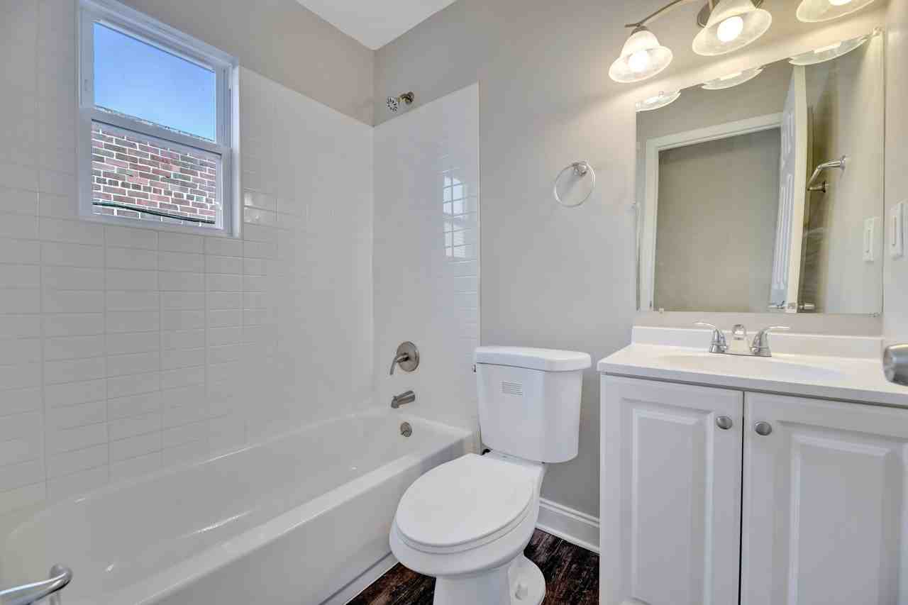 2439 25th St Se #4 - Photo 7 of 8