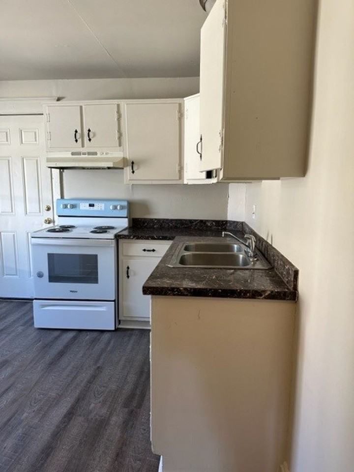 408 Radnor St #2ndFL - Photo 3 of 6