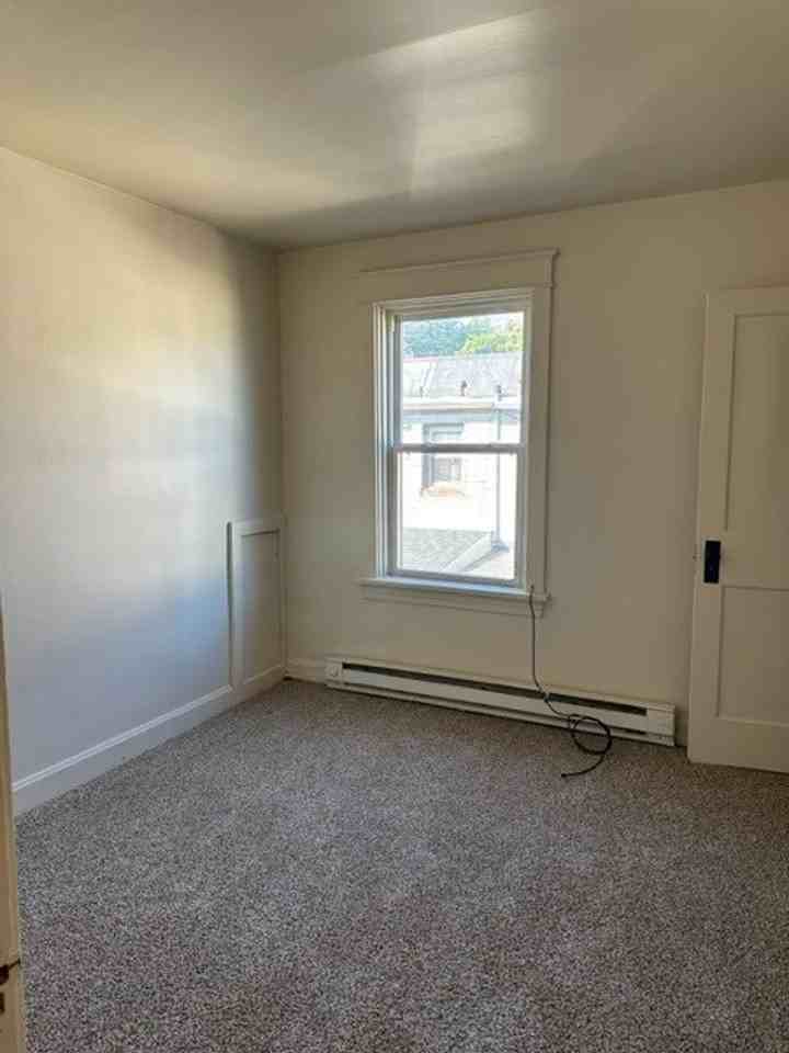 408 Radnor St #2ndFL - Photo 5 of 6