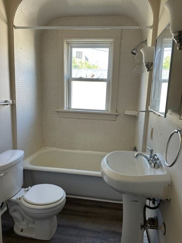 408 Radnor St #2ndFL - Photo 6 of 6