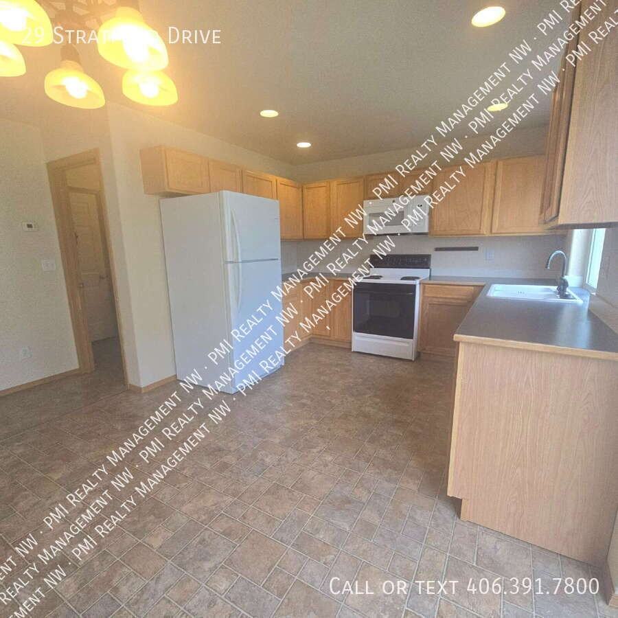 29 Stratford Dr - Photo 4 of 15