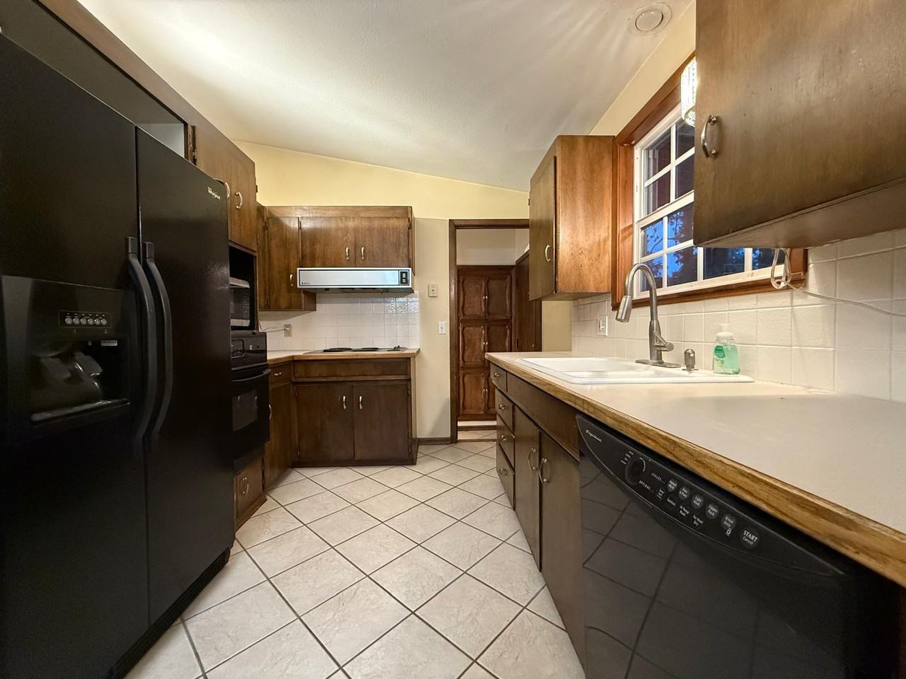12915 E Blossey Ave - Photo 5 of 18