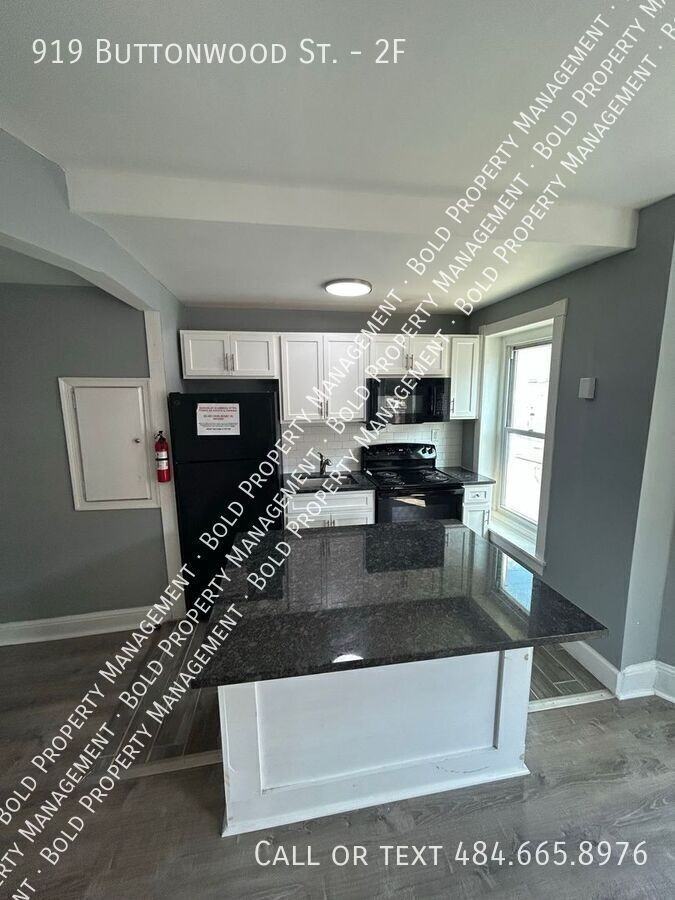 919 Buttonwood St #2F - Photo 2 of 8