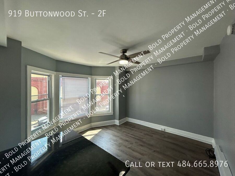 919 Buttonwood St #2F - Photo 4 of 8
