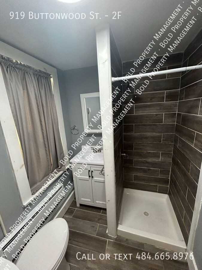 919 Buttonwood St #2F - Photo 6 of 8