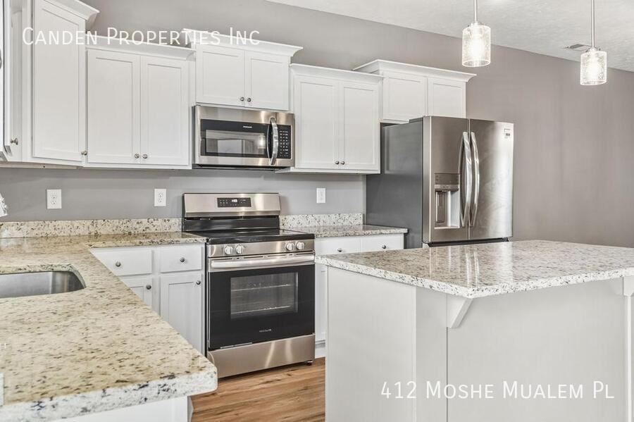 412 Moshe Mualem Pl - Photo 4 of 22