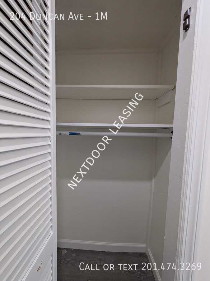 204 Duncan Ave #1M - Photo 5 of 5