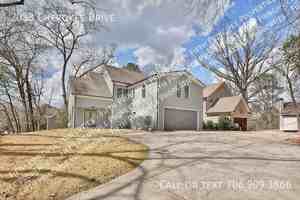 featured image of 2033 Cherokee Dr