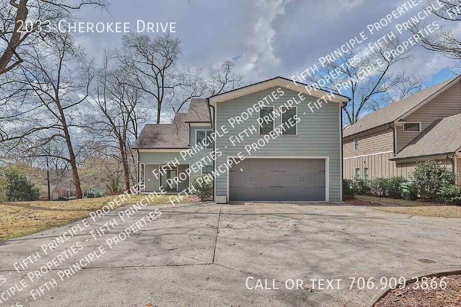2033 Cherokee Dr - Photo 3 of 32