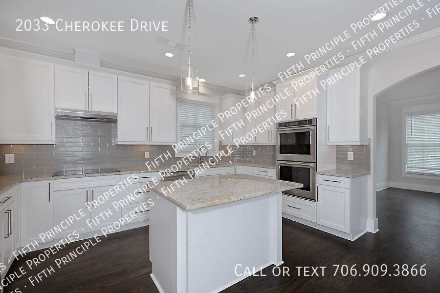 2033 Cherokee Dr - Photo 5 of 32