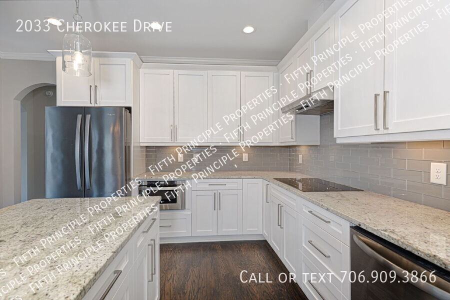 2033 Cherokee Dr - Photo 7 of 32