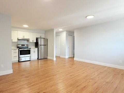 1989 Wyandotte St W #201