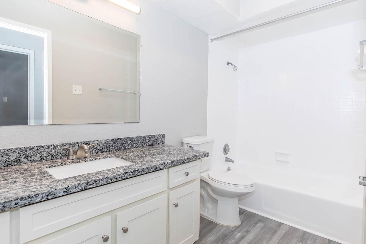 Pelican Reef Apartments - Photo 5 of 15