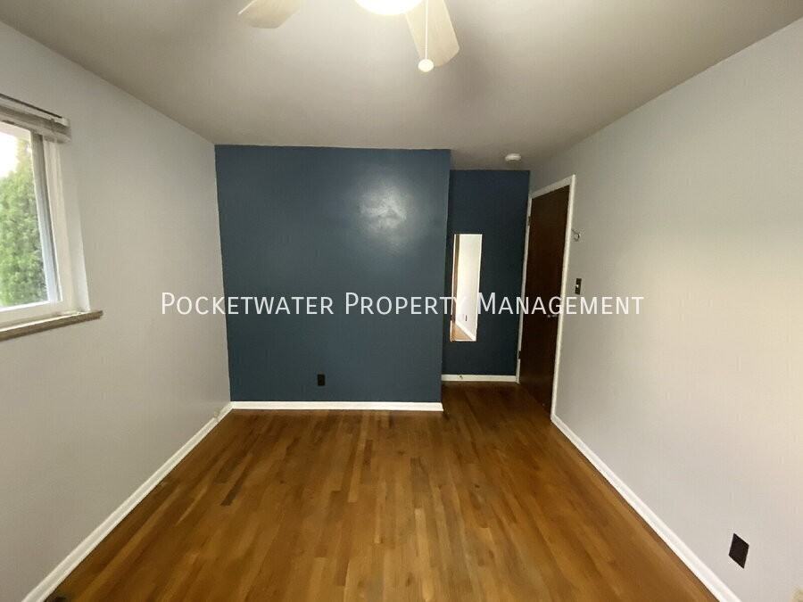 740 37th St - Photo 6 of 7