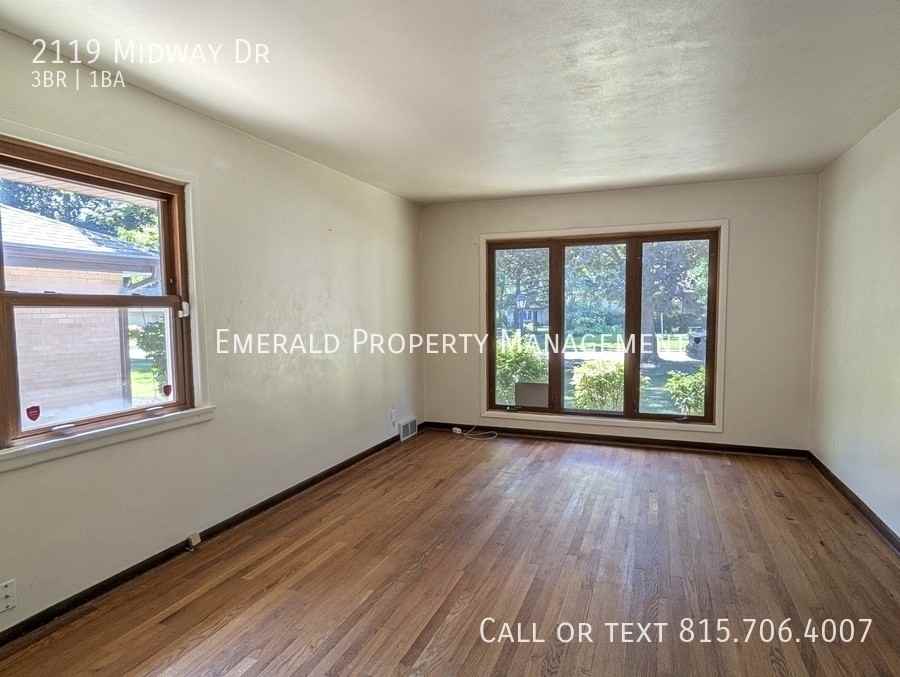2119 Midway Dr - Photo 3 of 22