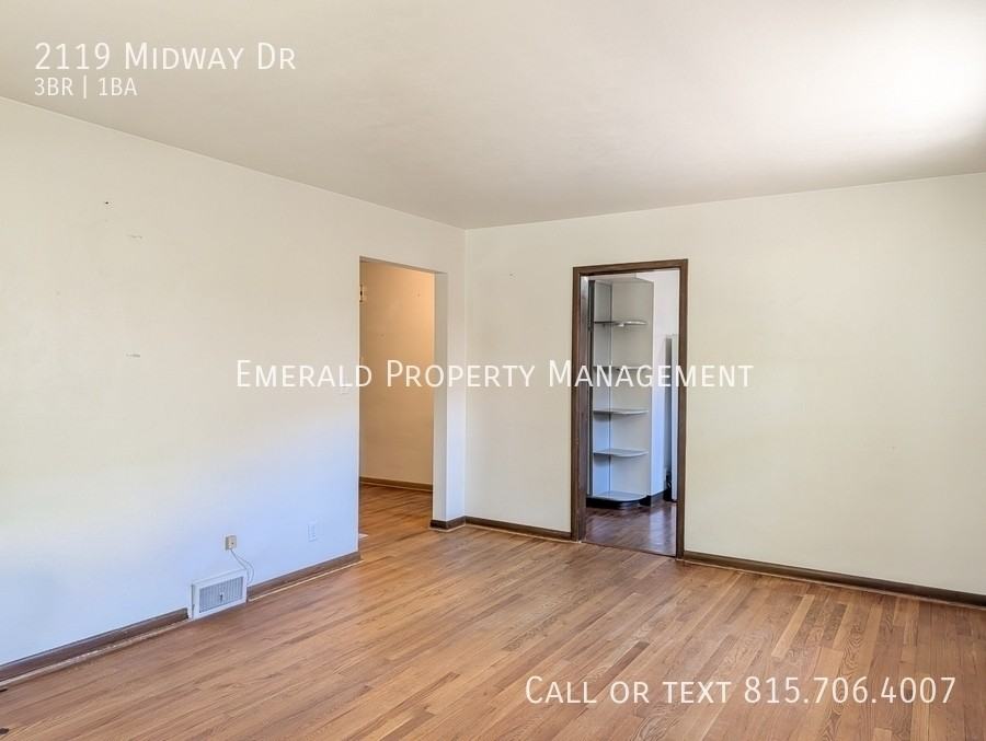 2119 Midway Dr - Photo 4 of 22