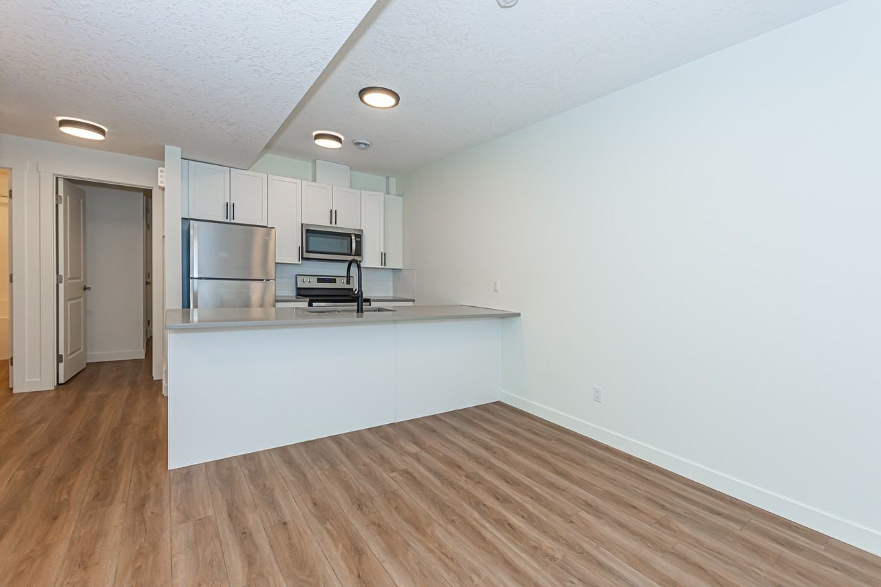 12224 112 Ave Nw #4B - Photo 4 of 17