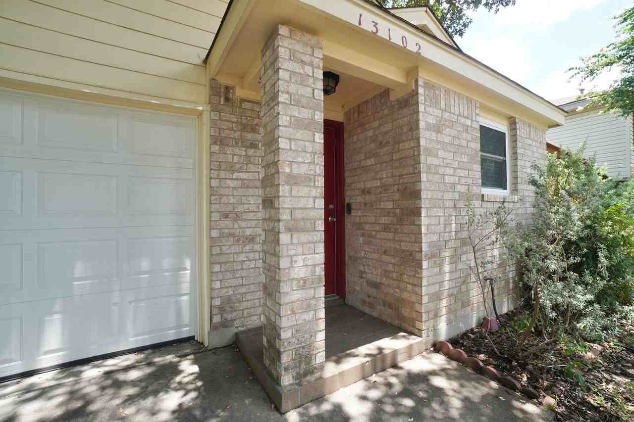 13102 Staton Dr - Photo 3 of 30