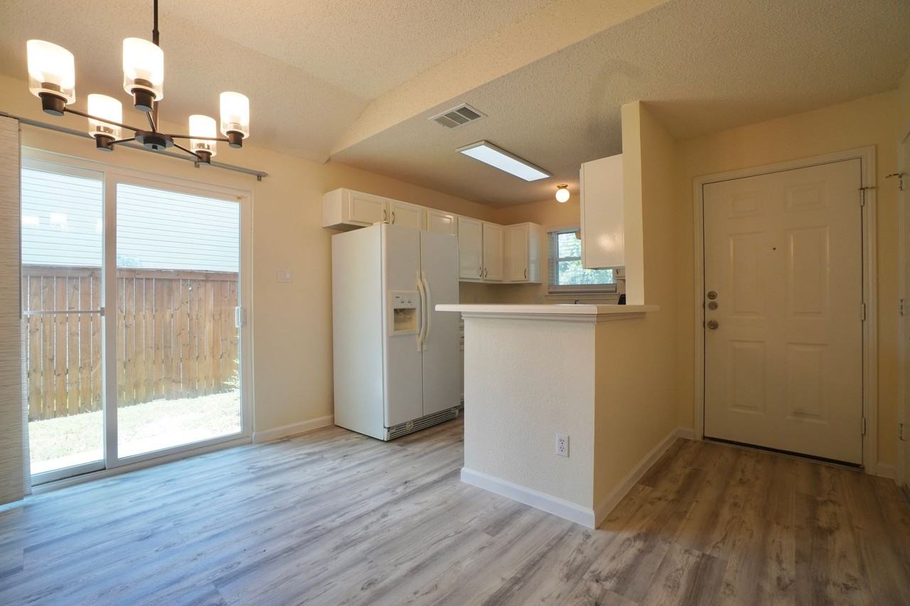 13102 Staton Dr - Photo 7 of 30