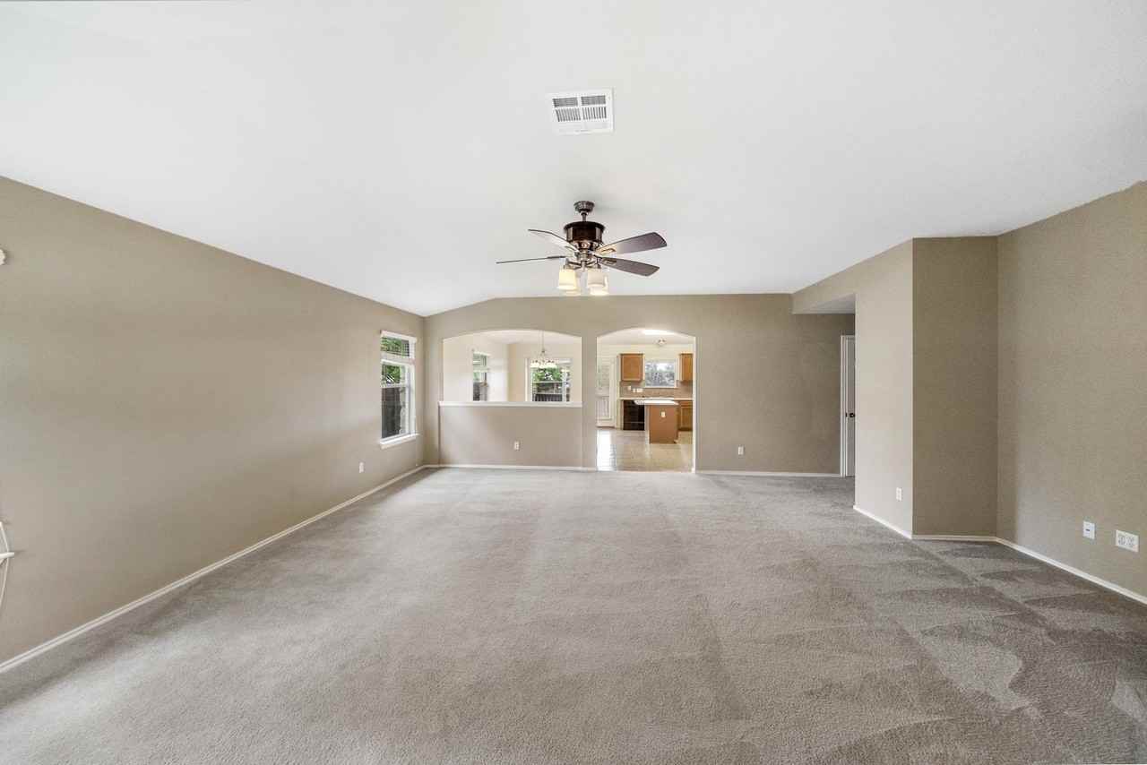 4105 Pebble Ridge Cv - Photo 3 of 18