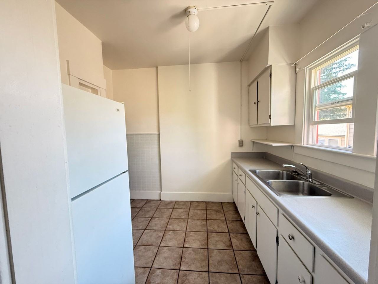 442 8th St #442-09 - Photo 2 of 21