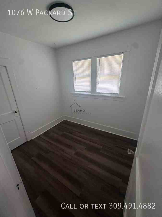 1076 W Packard St - Photo 7 of 12