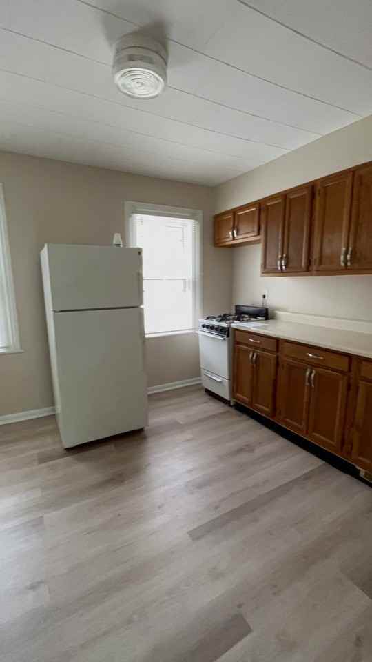 281 S Goodman St - Photo 7 of 17