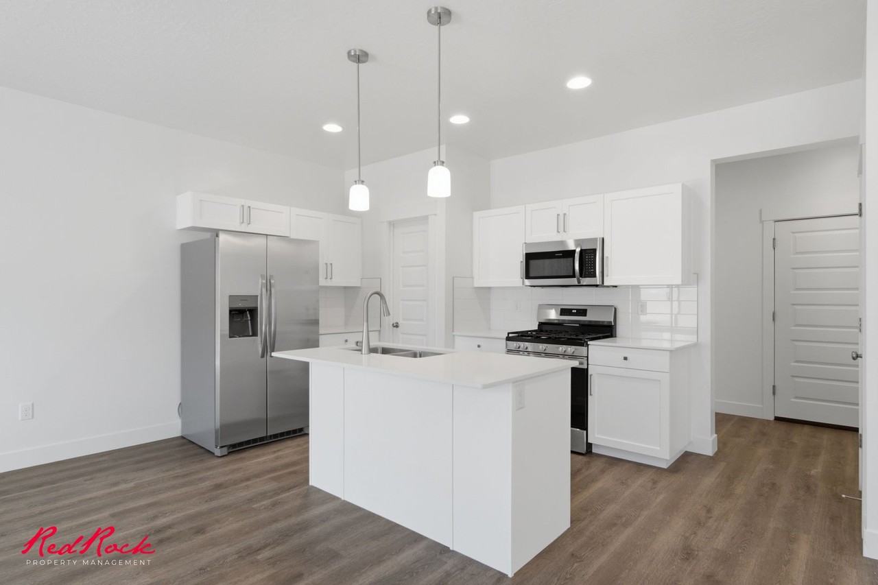 2341 2341 E Siegel Lane - Photo 2 of 36