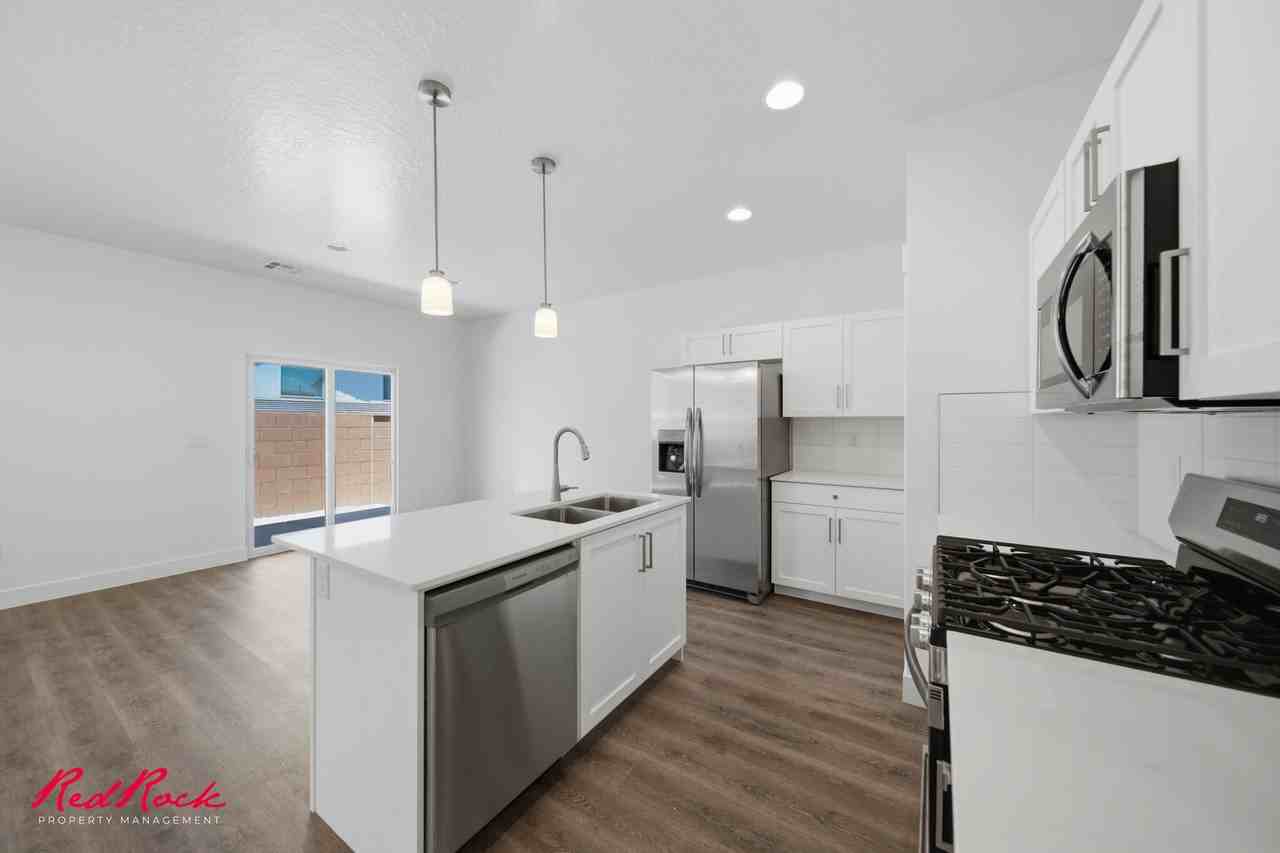 2341 2341 E Siegel Lane - Photo 5 of 36