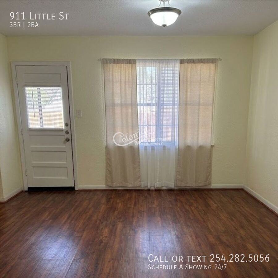 911 Little St - Photo 5 of 11