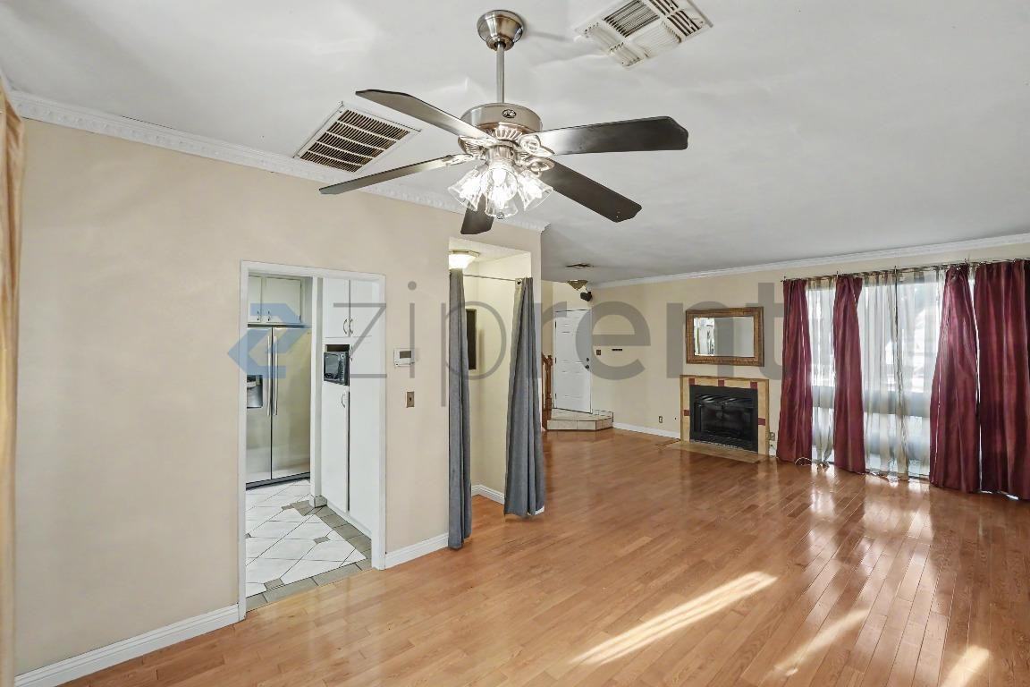 6801 Mammoth Ave #17 - Photo 4 of 17