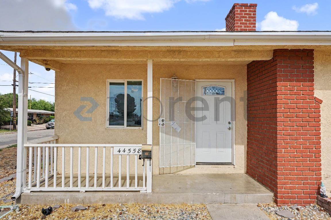 44558 E. Standridge Ave - Photo 2 of 22