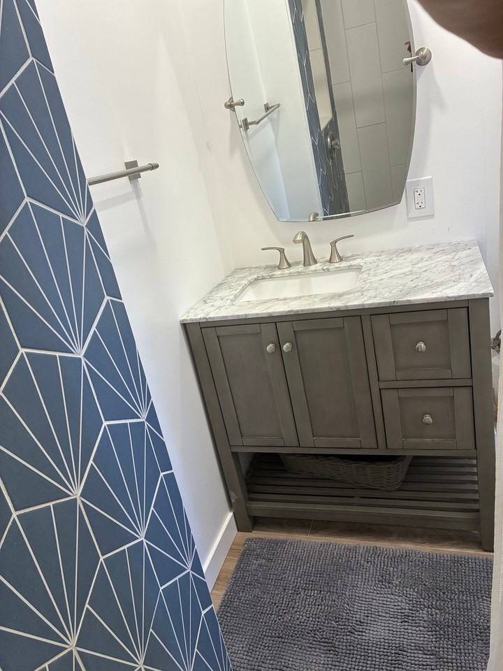 867 W 9th St - Photo 2 of 13