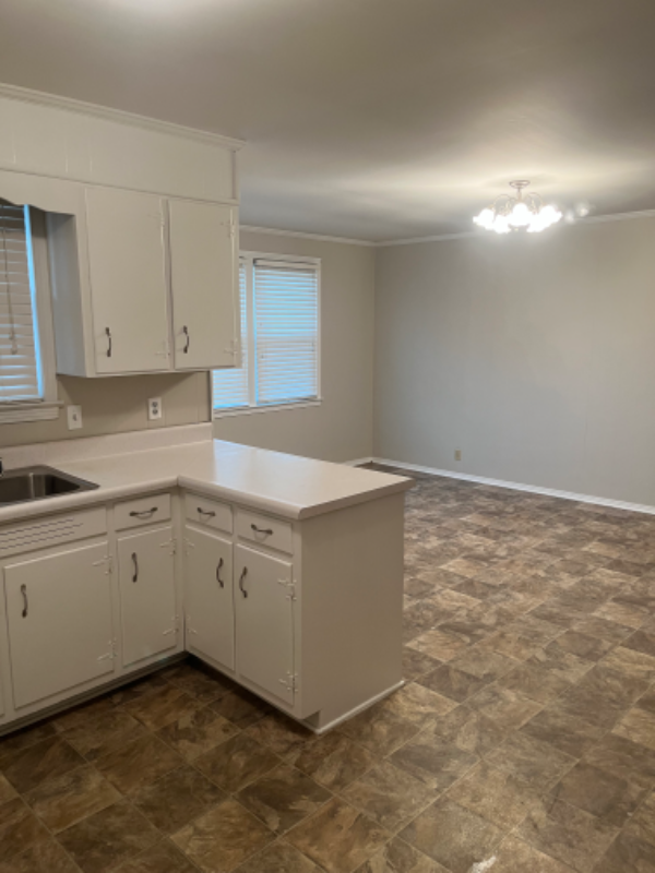 516 Center Dr - Photo 2 of 19